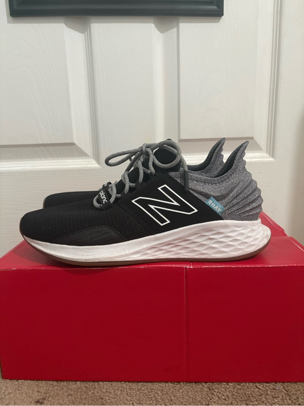 New Balance women’s Athletic Shoes - Black and Gray - Picture 2 of 5